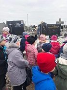 “Biedronki” pamiętają o zmarłych – wyjście na cmentarz